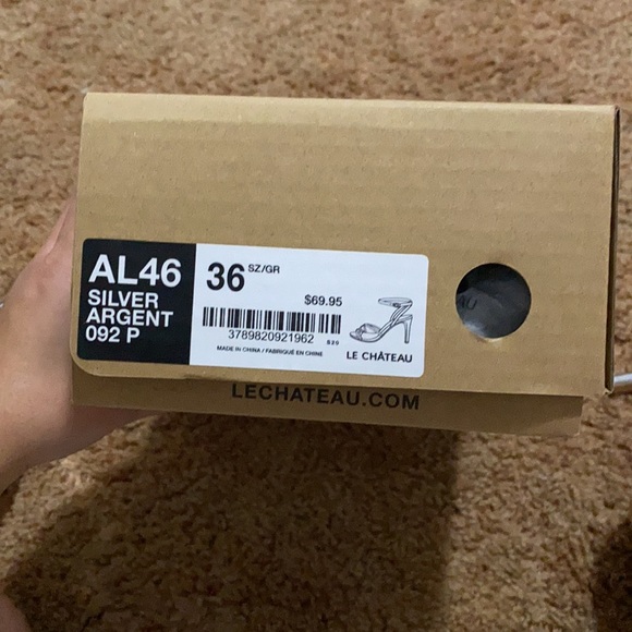 Brand new sandals || SZ 6 - Picture 3 of 5